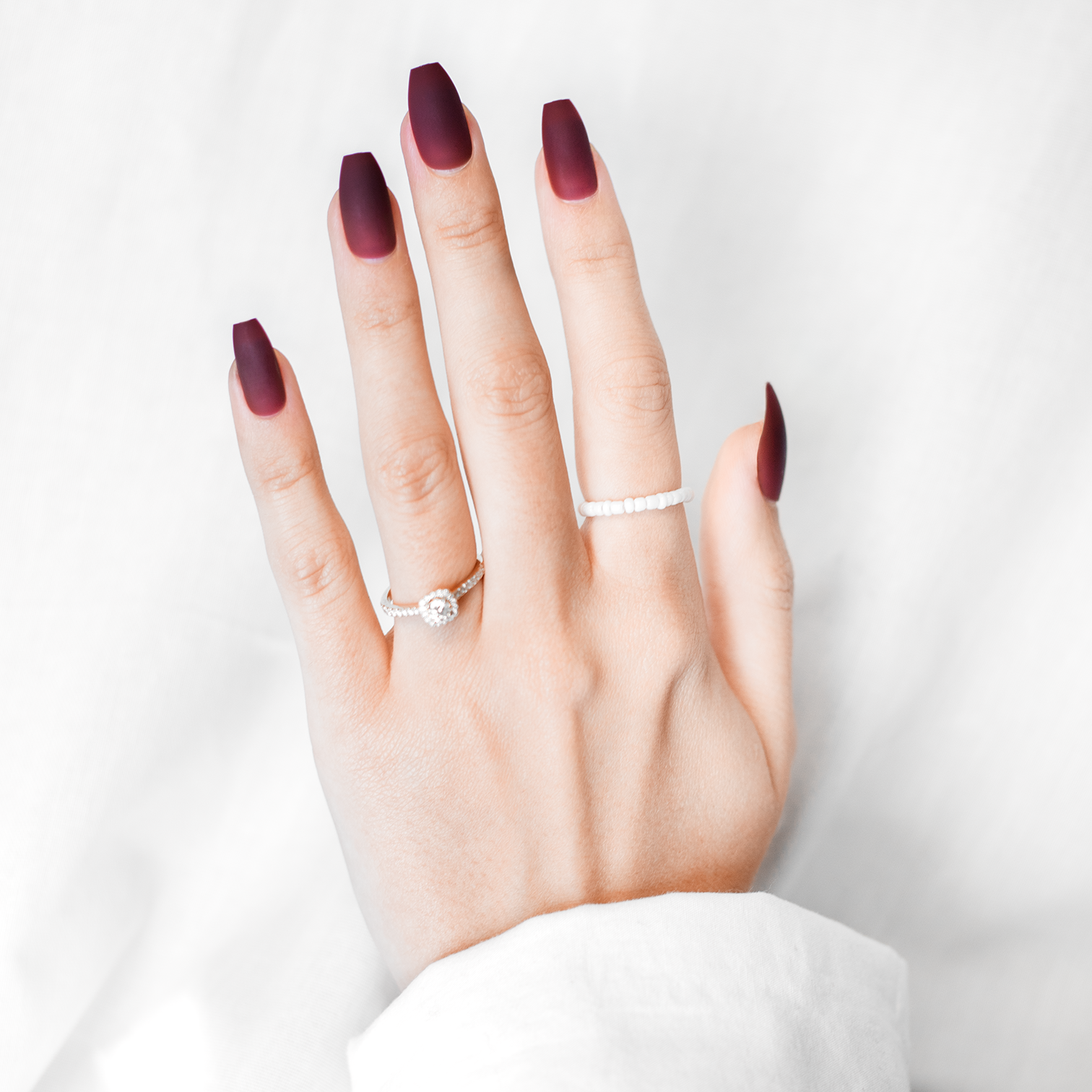 Appuyez sur les ongles - Ombre Rouge